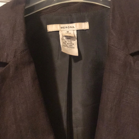 A linen blazer - Picture 2 of 5